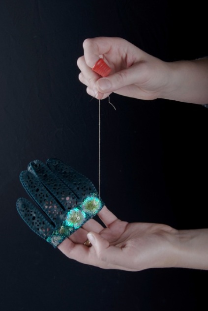 glove-making bespoke luxury leather skin embroidery riina 